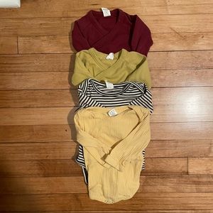 Kate Quinn Long sleeve bodysuits 6-12 months